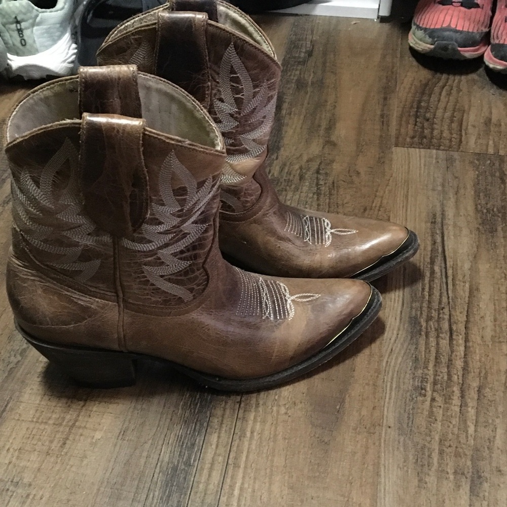 Idyllwind Brown Heeled Boots